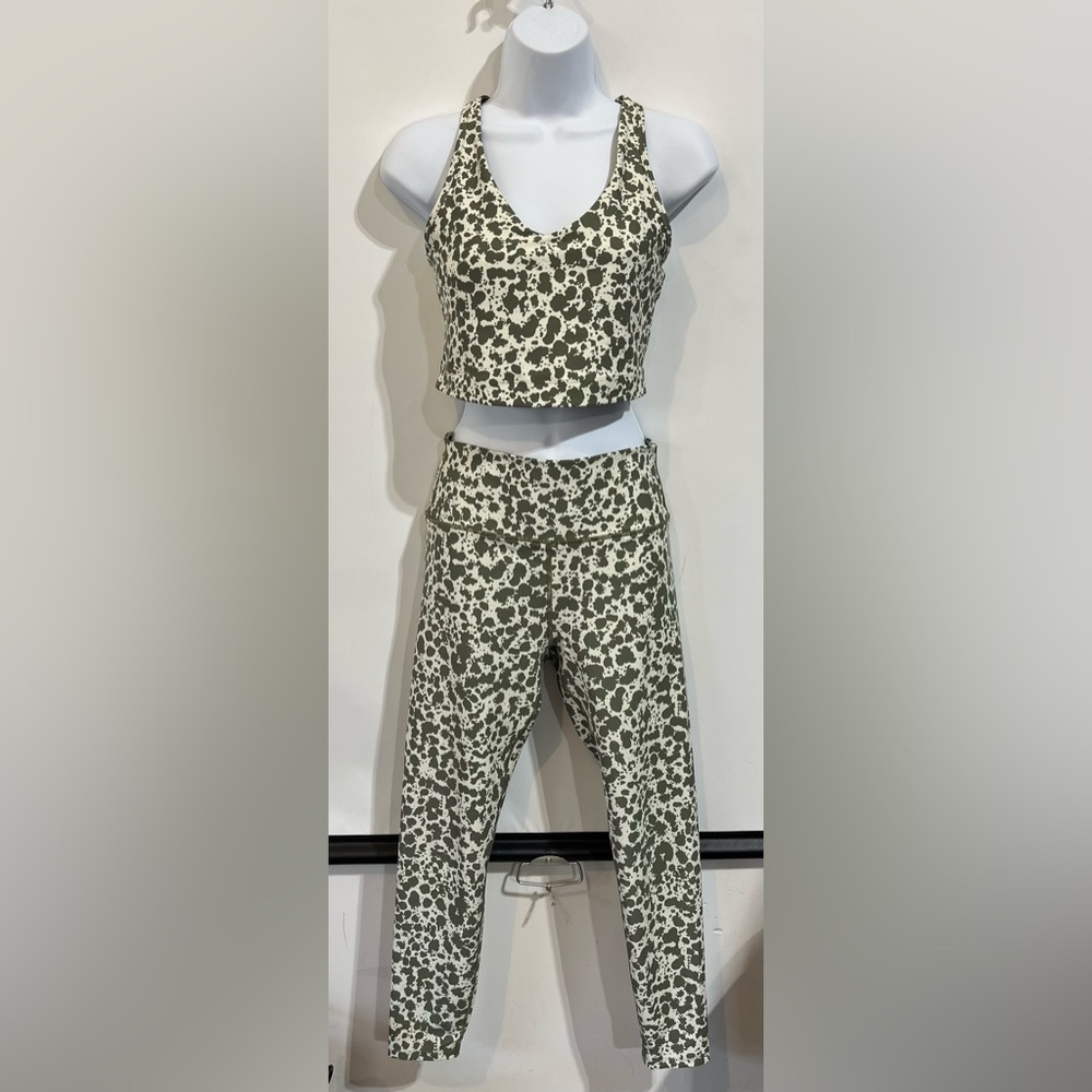 SAGE Workout Set Sports Bra & High Rise Leggings Size Medium Length 24”